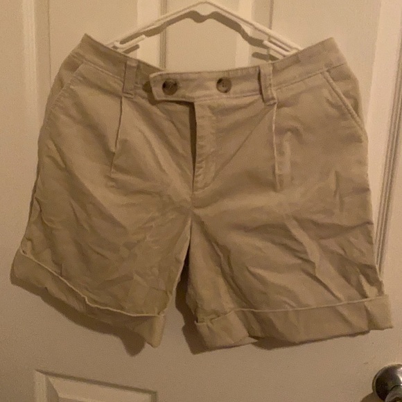 NWT Uni Qlo Corduroy Khaki Shorts - Picture 1 of 1